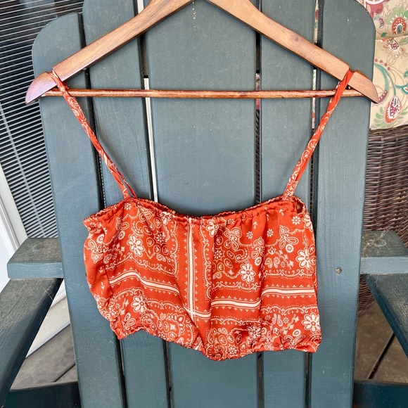 Cute little satin crop top from Janet Chung - Picture 2 of 5